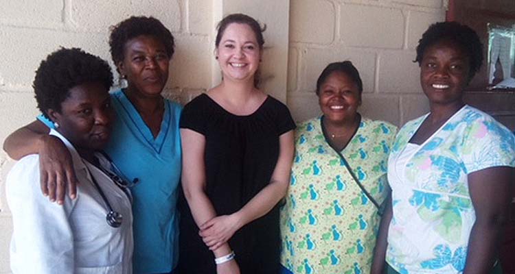 Mount Sinai Nurses stand with nurses they are training